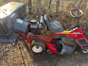 lot 796 image: Snapper Mower w Key, Please Read Description