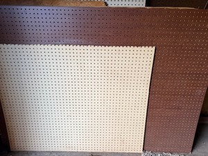 lot 804 image: Peg Board About 20 Pieces - Take What You Want, Leave What you Dont