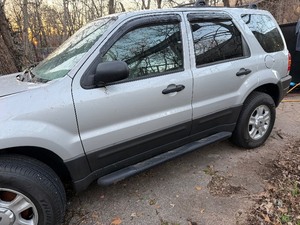 lot 5 image: Ford Escape, 2002, Started Right Up 8 Mar, Title Will Be Provided
