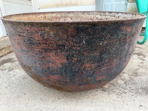 lot 808 image: Large Cast Iron Cauldron