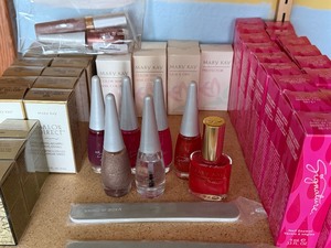 lot 1024 image: Mary Kay Products, Please See Pictures