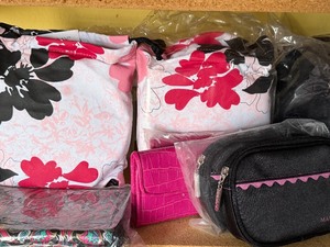 lot 1022 image: Mary Kay Products, Please See Pictures