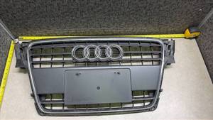 lot 924 image: Audi A4S4 B8 Front Grille Assembly