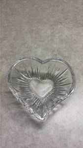 lot 959 image: Crystal Heart Shaped Candy Dish