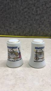 lot 962 image: Branson Missouri Music Show Salt & Pepper Shakers (SS)