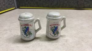 lot 965 image: Missouri State Bird and Flower Salt & Pepper Shakers (SS)