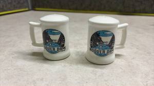 lot 969 image: Hoover Dam Souvenir Salt and Pepper Shakers. (SS)