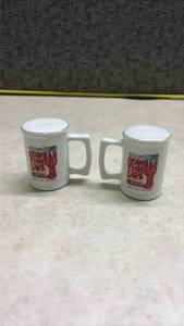 lot 971 image: Crawfish Cafe Louisiana Salt and Pepper Set. (SS)