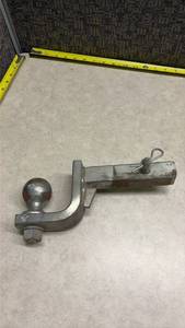 lot 1031 image: Chrome Trailer Hitch Ball Mount
