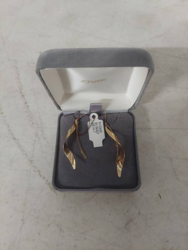 lot 1011 image: 14K Gold Twisted Drop Earrings