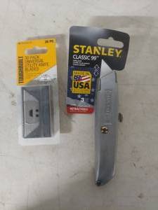 lot 1000 image: Stanley USA Classic 99 Utility Knife and 30 Pack Blades