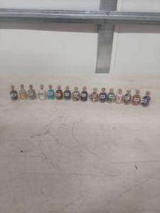 lot 1031 image: Crystal Collection in Mini Glass Bottles