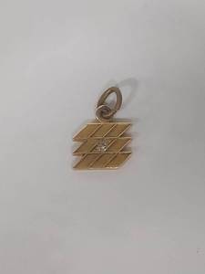 lot 1051 image: 14K Gold Geometric Pendant
