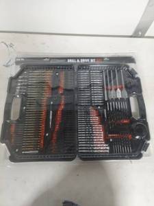 lot 1060 image: Tool Shop 246-Piece Drill and Drive Bit Set