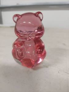 lot 1076 image: Fenton Pink Glass Bear Figurine