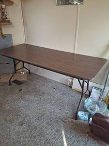 lot 2000 image: 6-Foot Folding Banquet Table