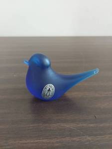 lot 2006 image: Blue Pilgrim Glass Bird Figurine