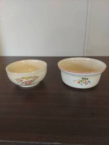 lot 2015 image: 2 Floral Pattern Mixing Bowls