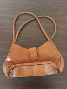 lot 2032 image: Fossil Tan Leather Shoulder Bag