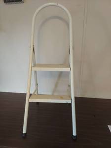 lot 2034 image: 2-Step Metal Folding Ladder