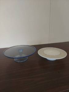 lot 2044 image: Decorative Glass and Ceramic Cake Stands