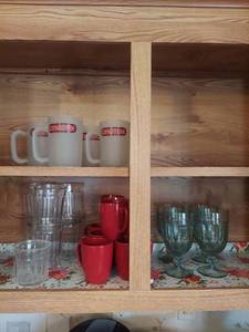 lot 2087 image: Mixed Glassware Collection with Cinemax Mugs