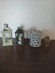 lot 2099 image: Decorative Lantern Set