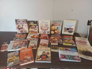 lot 2105 image: Retro Cookbook Collection