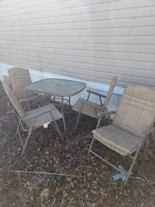 lot 2112 image: Outdoor Patio Set with Folding Chairs and Table