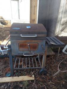 lot 2116 image: Kingsford Charcoal Grill with Temperature Gauge