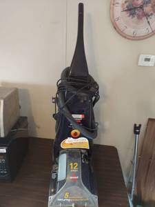 lot 2148 image: Bissell ProHeat Clearview Plus Carpet Cleaner