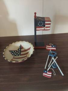 lot 2150 image: Americana Patriotic Decor Collection