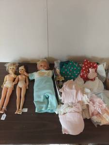 lot 2155 image: Fashion Doll Collection with Wardrobe