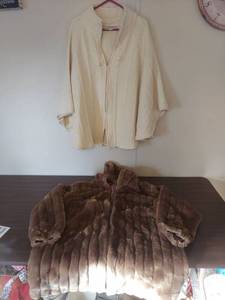 lot 2160 image: Boyne Valley Weavers Irish Handcrafted Jacket and Hooded Coat