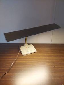 lot 2175 image: Art Specialty Co. Sightmaster Desk Lamp
