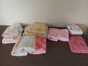 lot 2181 image: Mixed Towel Collection - Pink and White Set