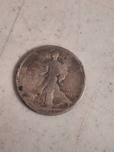 lot 1019 image: 1935 Walking Liberty Silver Half Dollar