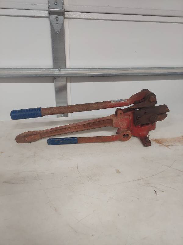 lot 1706 image: Strapmaster Multi Tool Cuts Bends Twists Punch Model A Bohn Combi Shaw HVAC