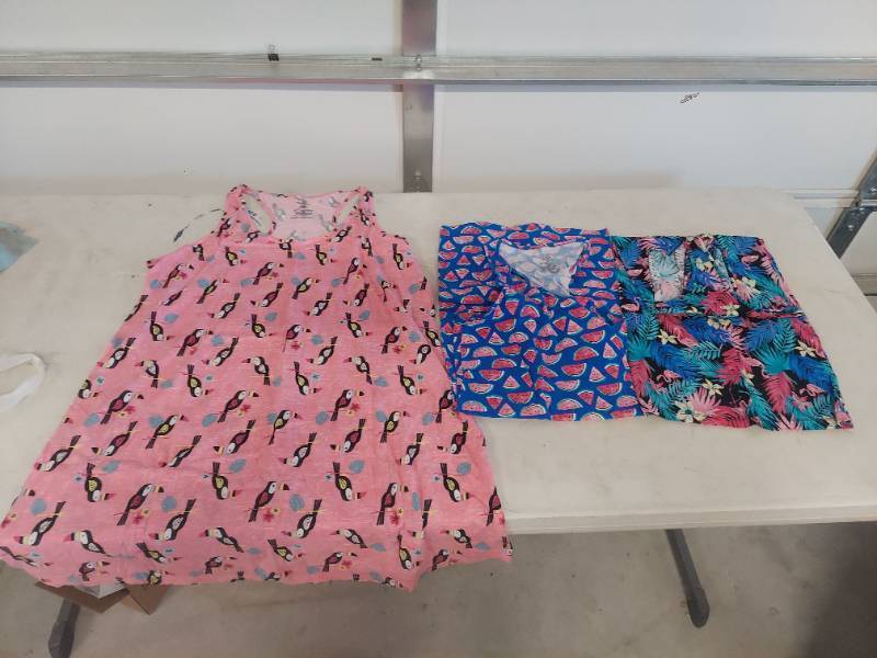 lot 3118 image: Secret Treasures Tropical Summer Sleepwear Set