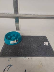 lot 2190 image: Pet Trends Slow Feeder Bowl and Mat Set