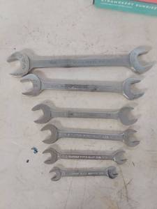 lot 2241 image: V.L. Chek USA Wrench Set