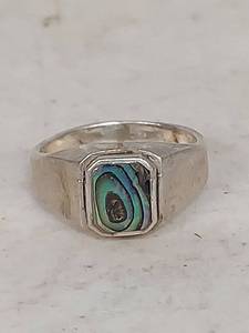 lot 2258 image: Sterling Silver Abalone Shell Ring