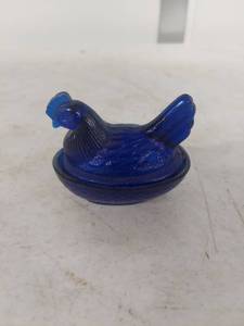 lot 2293 image: Cobalt Blue Glass Mini Hen On Nest