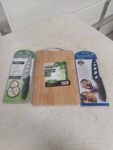 lot 2316 image: Kitchen Knife and Bamboo Cutting Board Set