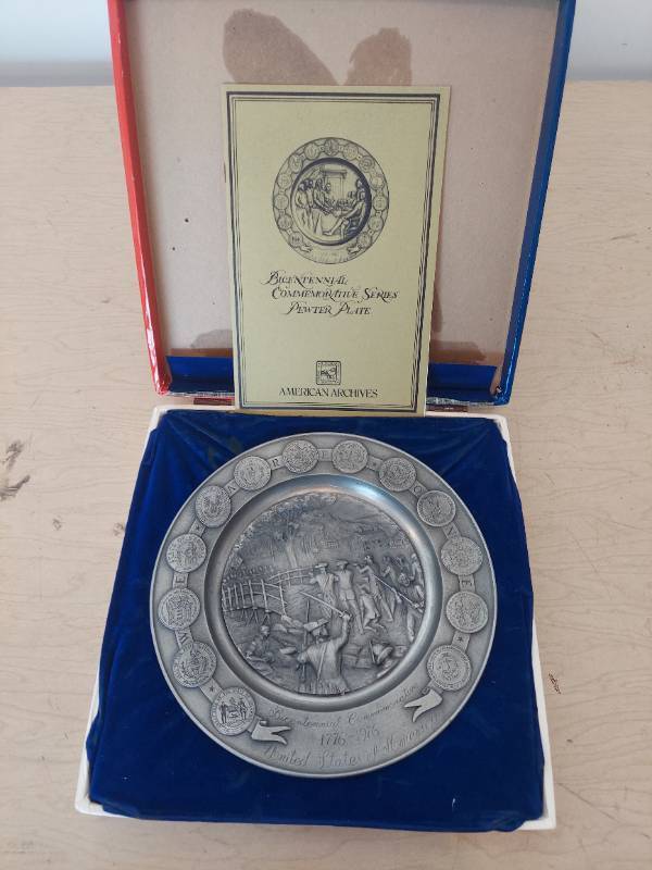 lot 11796 image: Bicentennial pewter plate