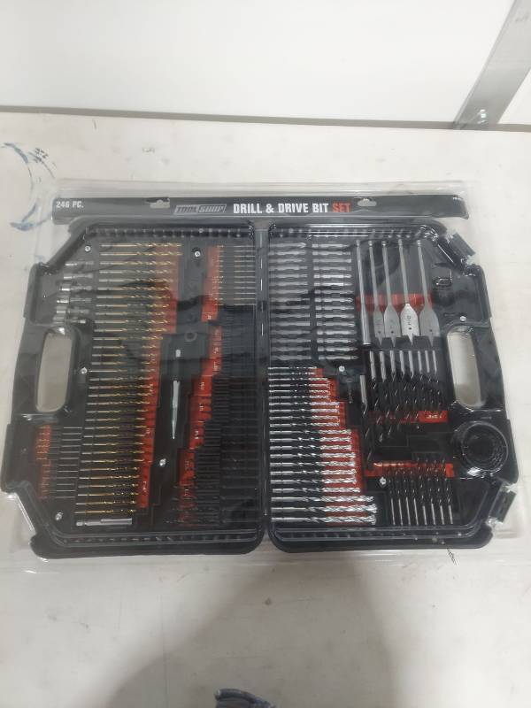 lot 1060 image: Tool Shop 246-Piece Drill and Drive Bit Set
