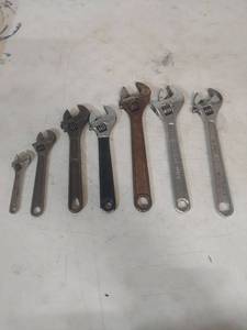 lot 1132 image: Adjustable Wrenches - 7 Pieces