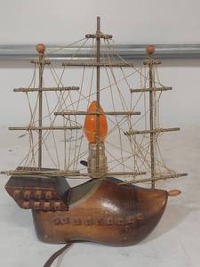 lot 1142 image: The Flying Dutchman Sailing Ship Table Lamp