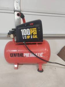lot 1159 image: Central Pneumatic 3 Gallon Portable Air Compressor