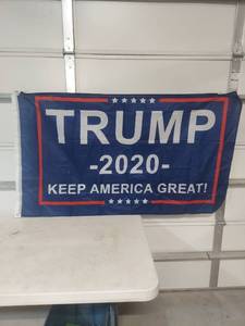 lot 1176 image: Trump 2020 Keep America Great Campaign Flag 5x3